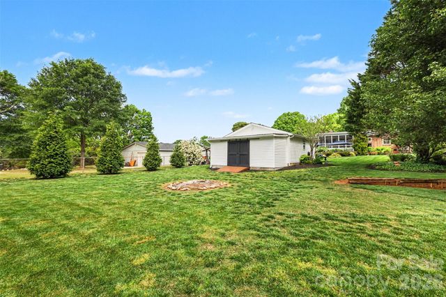 107 Peachtree Street, Belmont, NC 28012