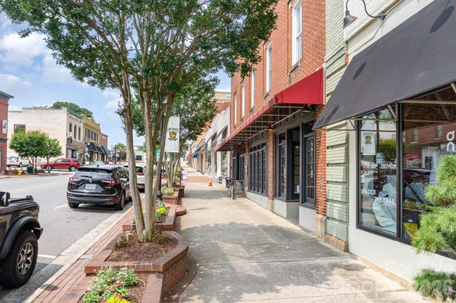 107 Peachtree Street, Belmont, NC 28012