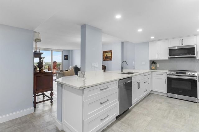 1150 Hillsboro Mile 905, Hillsboro Beach, FL 33062
