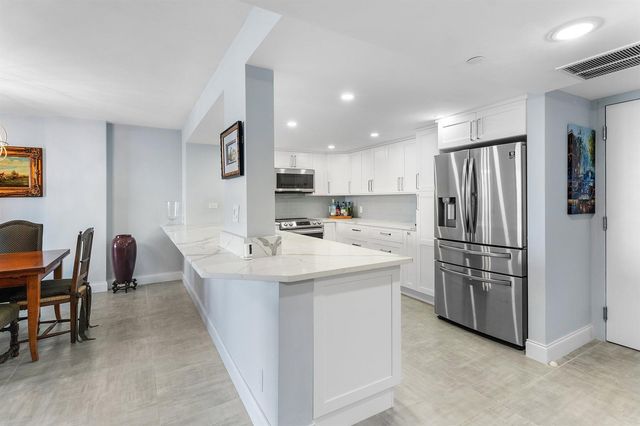 1150 Hillsboro Mile 905, Hillsboro Beach, FL 33062
