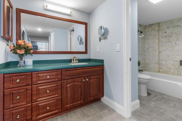 1150 Hillsboro Mile 905, Hillsboro Beach, FL 33062