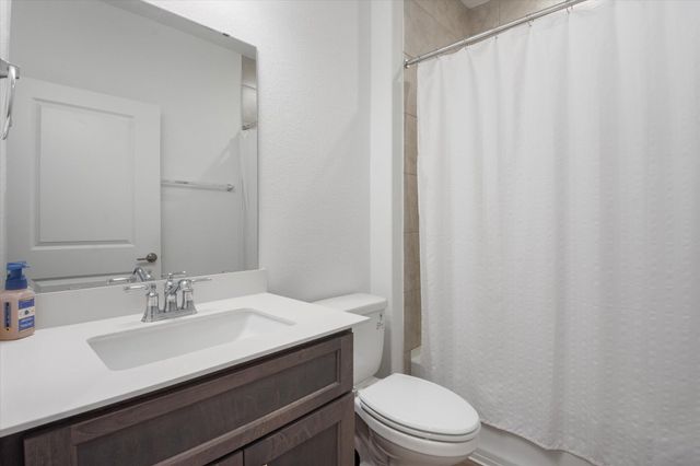 210 Bellows ST, Georgetown, TX 78633