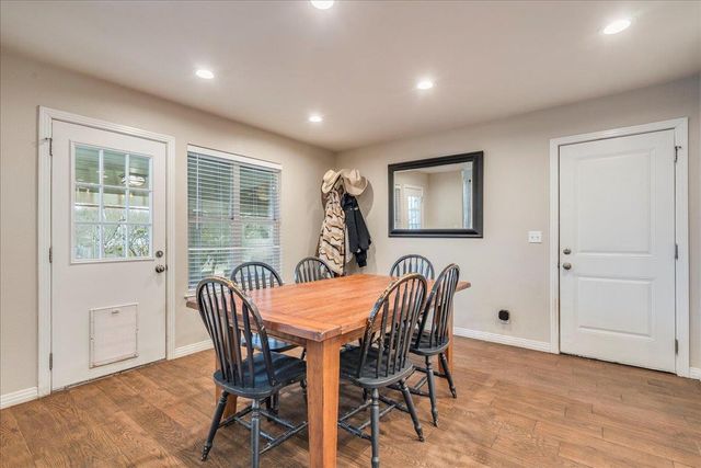 300 Dove Hollow DR, Kyle, TX 78640