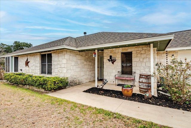 300 Dove Hollow DR, Kyle, TX 78640