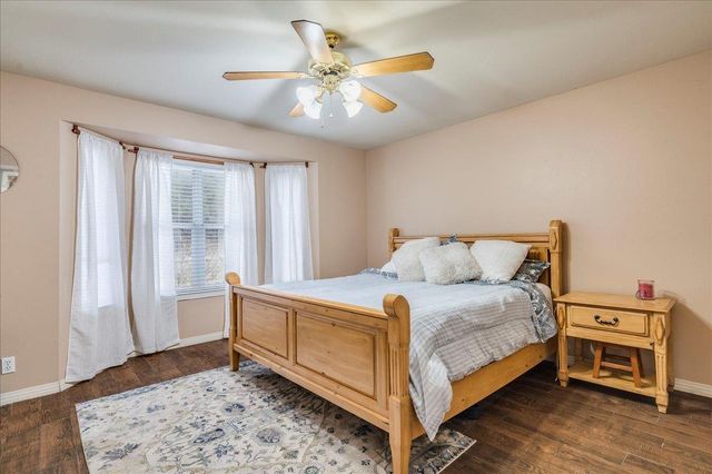 300 Dove Hollow DR, Kyle, TX 78640