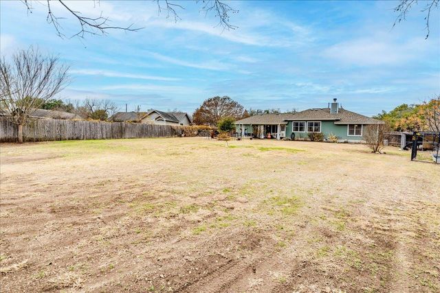 300 Dove Hollow DR, Kyle, TX 78640