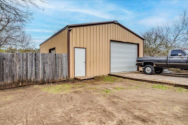 300 Dove Hollow DR, Kyle, TX 78640
