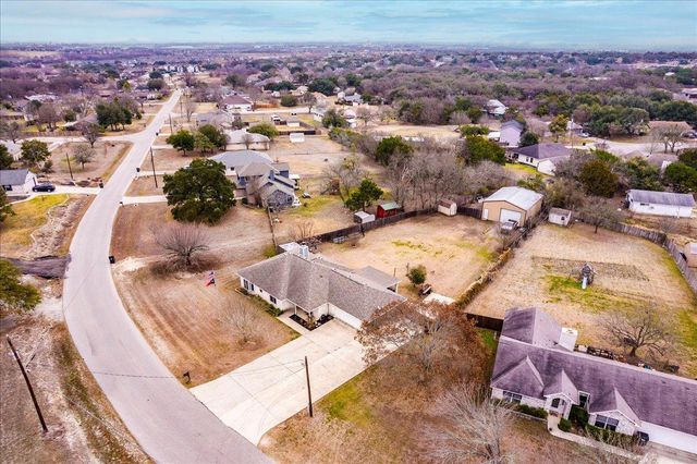 300 Dove Hollow DR, Kyle, TX 78640