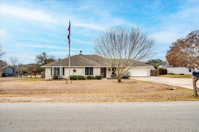 300 Dove Hollow DR, Kyle, TX 78640