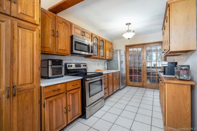 47 Elwood Road, Northport, NY 11768