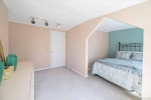 47 Elwood Road, Northport, NY 11768