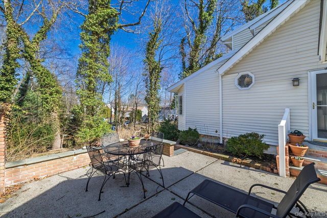 47 Elwood Road, Northport, NY 11768