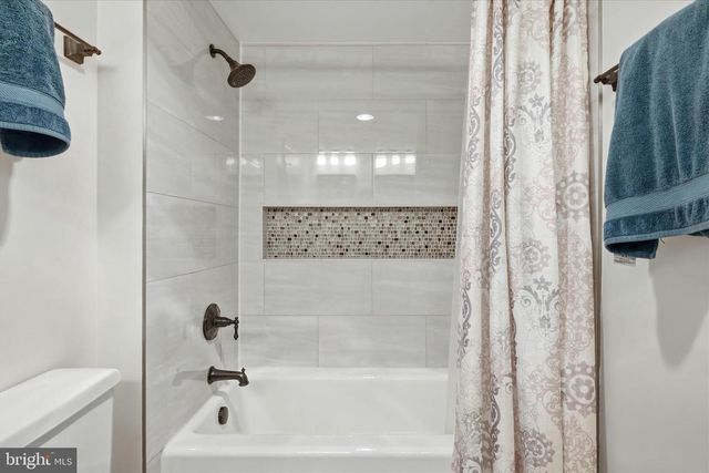 8825 CHARLES HAWKINS WAY, Annandale, VA 22003