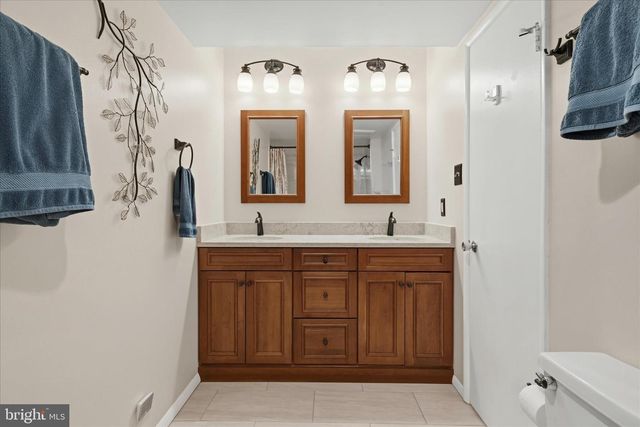 8825 CHARLES HAWKINS WAY, Annandale, VA 22003