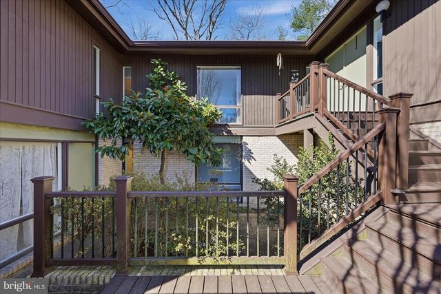 8825 CHARLES HAWKINS WAY, Annandale, VA 22003