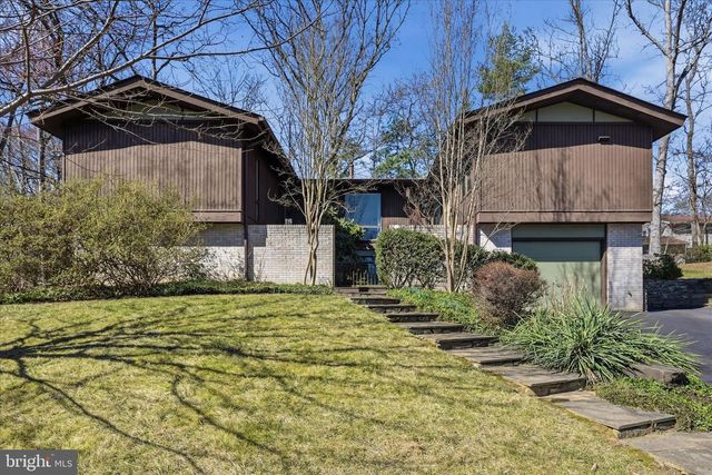 8825 CHARLES HAWKINS WAY, Annandale, VA 22003