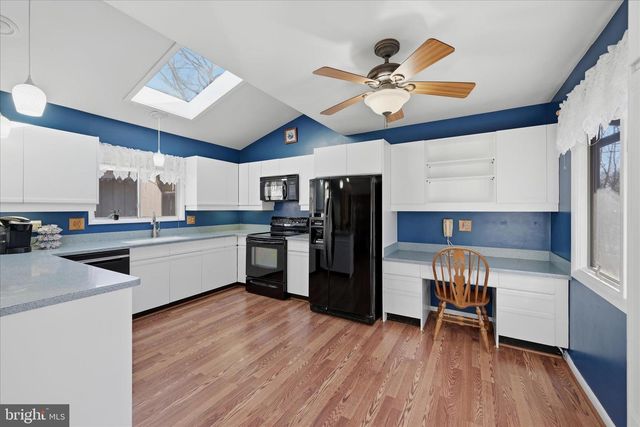 8825 CHARLES HAWKINS WAY, Annandale, VA 22003