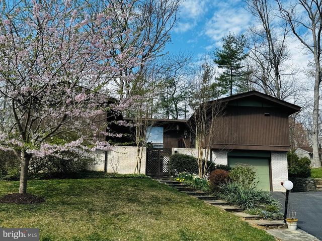 8825 CHARLES HAWKINS WAY, Annandale, VA 22003