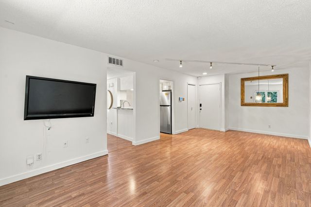 4845 Cedar Springs Road 363, Dallas, TX 75219