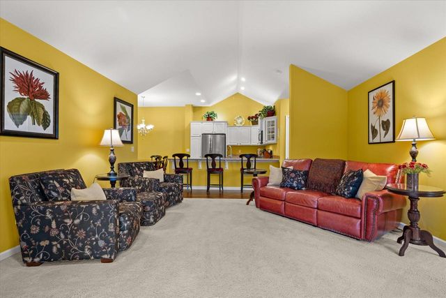 N50W25074 William DRIVE, Pewaukee, WI 53072