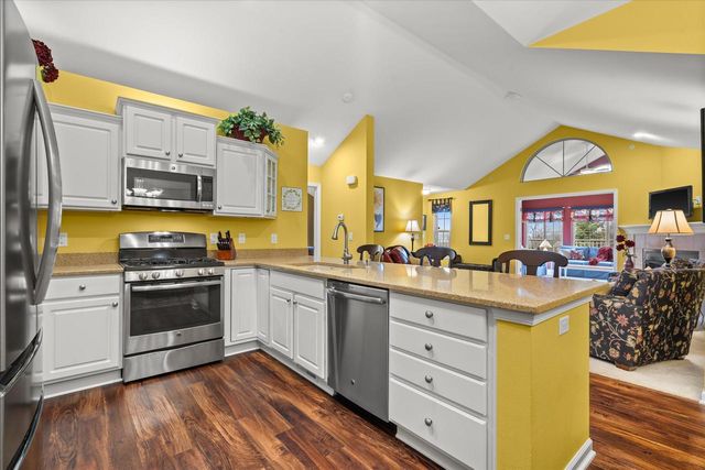 N50W25074 William DRIVE, Pewaukee, WI 53072