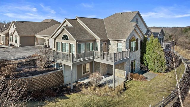 N50W25074 William DRIVE, Pewaukee, WI 53072