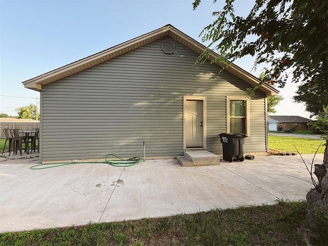 1805 N Louisa Avenue, Shawnee, OK 74804