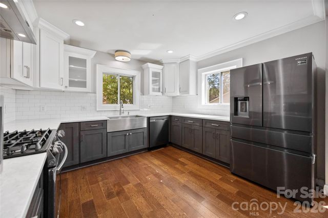 309 S Main Avenue S, Newton, NC 28658