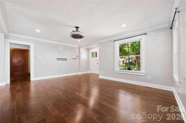 309 S Main Avenue S, Newton, NC 28658