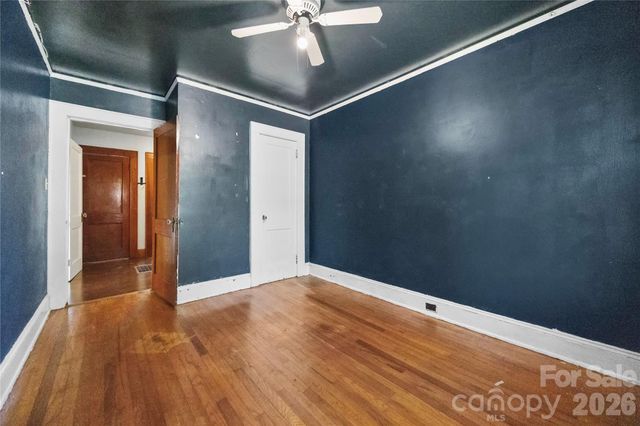 309 S Main Avenue S, Newton, NC 28658