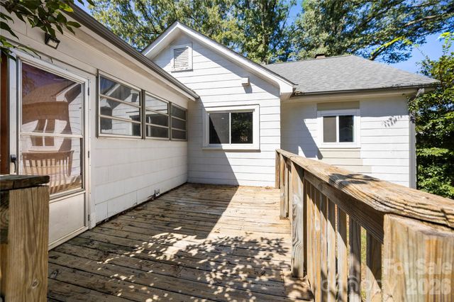 309 S Main Avenue S, Newton, NC 28658