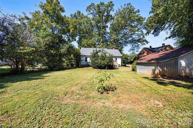 309 S Main Avenue S, Newton, NC 28658
