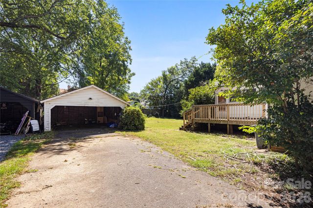 309 S Main Avenue S, Newton, NC 28658