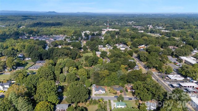 309 S Main Avenue S, Newton, NC 28658