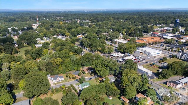 309 S Main Avenue S, Newton, NC 28658