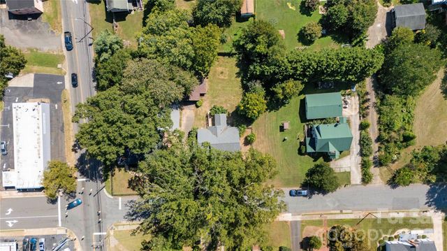 309 S Main Avenue S, Newton, NC 28658