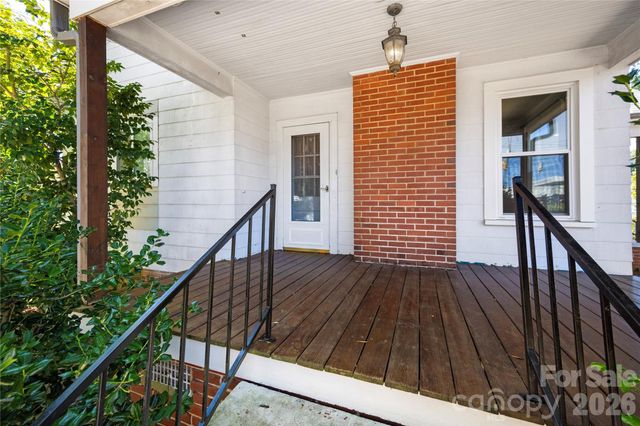 309 S Main Avenue S, Newton, NC 28658