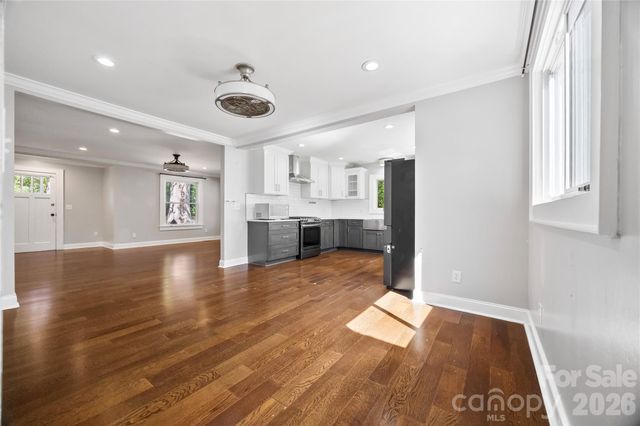 309 S Main Avenue S, Newton, NC 28658