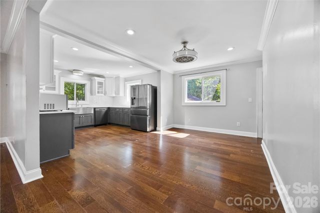 309 S Main Avenue S, Newton, NC 28658