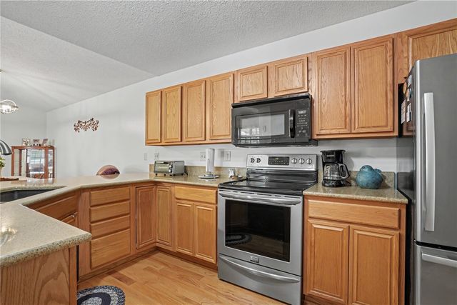 1151 74th Street NE, Cedar Rapids, IA 52402