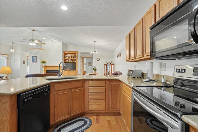 1151 74th Street NE, Cedar Rapids, IA 52402