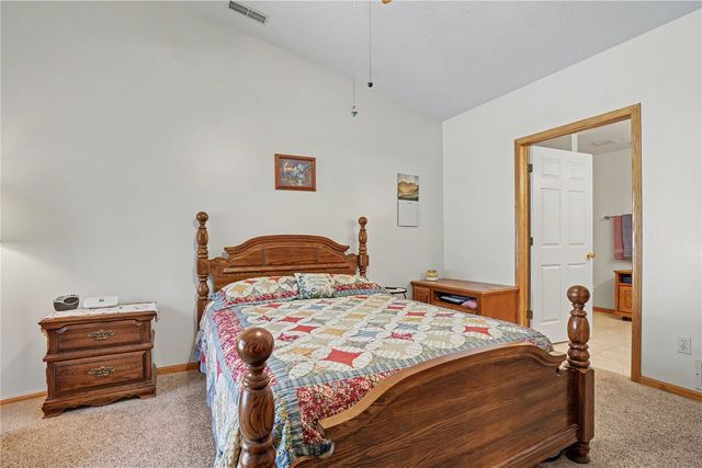 1151 74th Street NE, Cedar Rapids, IA 52402