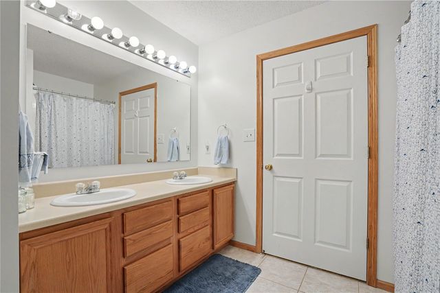 1151 74th Street NE, Cedar Rapids, IA 52402