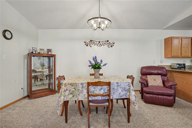 1151 74th Street NE, Cedar Rapids, IA 52402