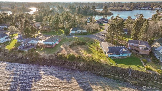 518 Chinook Avenue SE, Ocean Shores, WA 98569