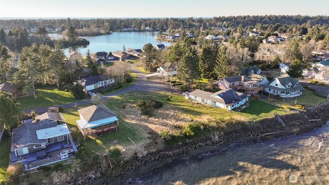 518 Chinook Avenue SE, Ocean Shores, WA 98569