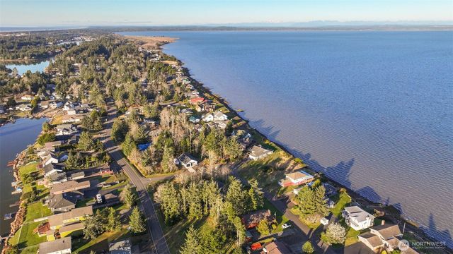 518 Chinook Avenue SE, Ocean Shores, WA 98569