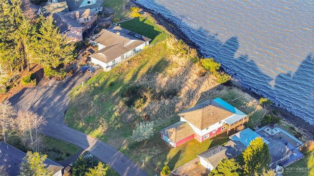 518 Chinook Avenue SE, Ocean Shores, WA 98569