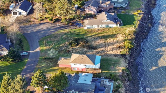 518 Chinook Avenue SE, Ocean Shores, WA 98569