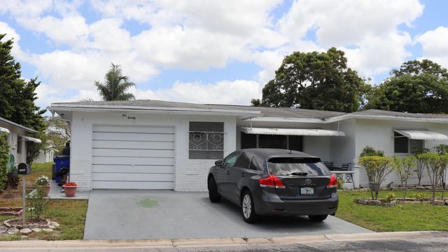 1020 NW 74th Avenue, Margate, FL 33063